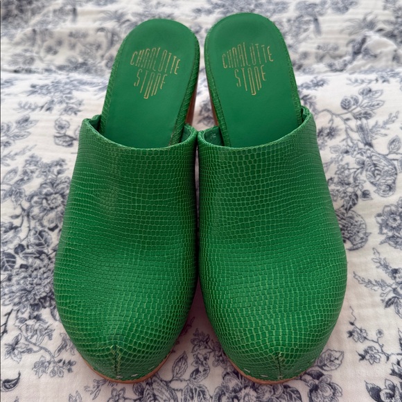 Charlotte Stone Marlo Clogs in Hot Mint Green Embossed Leather - Picture 2 of 12